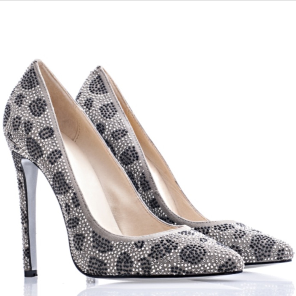 NWT Tribute Pump by Kandee Shoes